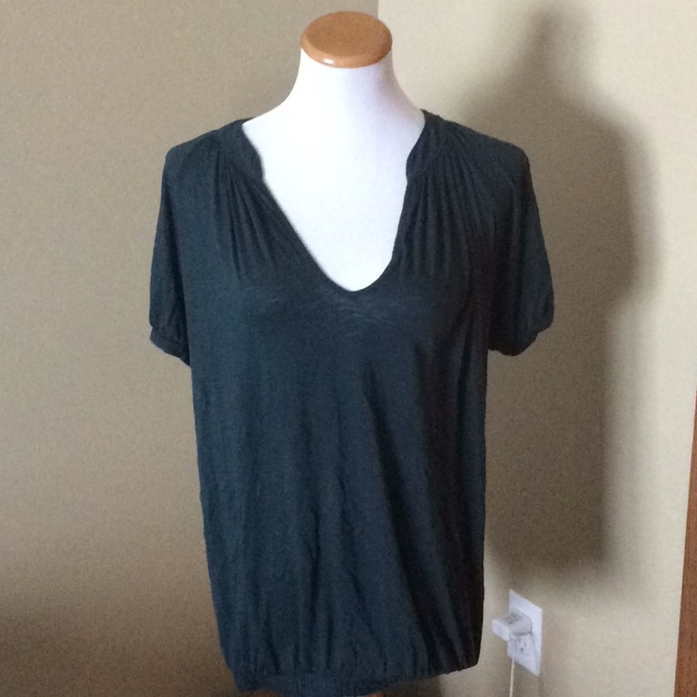 Gorgeous deep green top